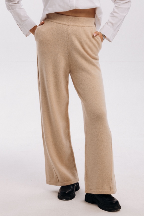 Купить Бежевые брюки из 100% кашемира в Москве
