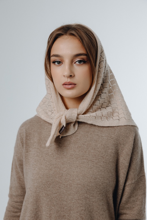Купить Косынка из 100% кашемира бежевая в Москве