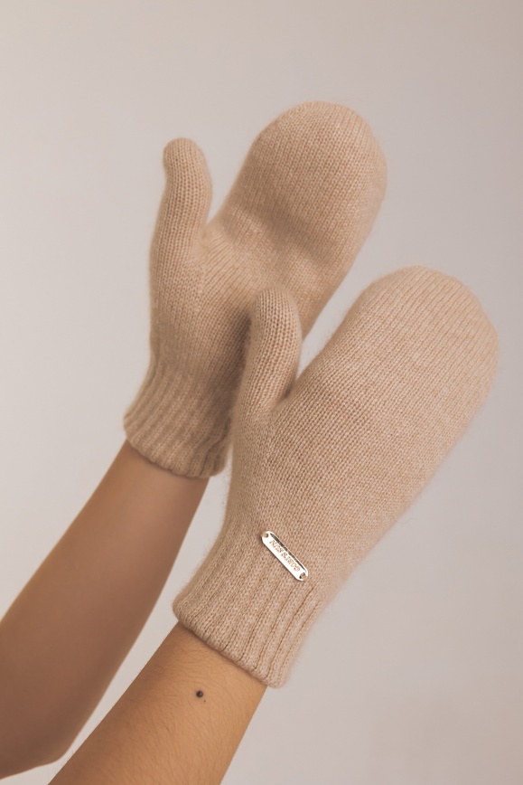 Купить Варежки бежевые из 100% кашемира "Gobi's Sun" в Москве Купить Варежки бежевые из 100% кашемира "Gobi's Sun" в Москве