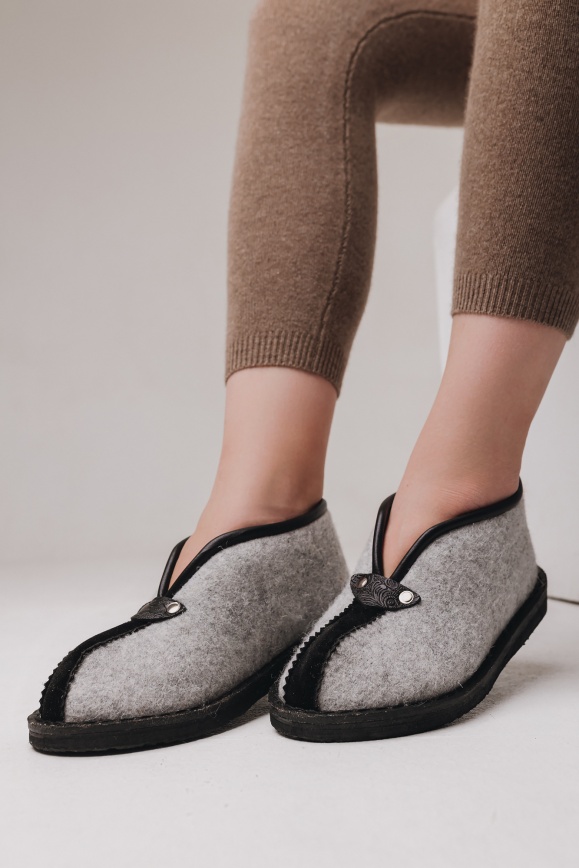 Купить Тапочки серые из войлока закрытые в Москве