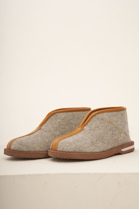 Купить Тапочки оранжевые из войлока закрытые в Москве