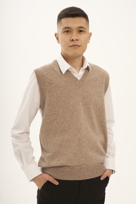 Купить Безрукавка из 100% шерсти яка цвета капучино в Москве