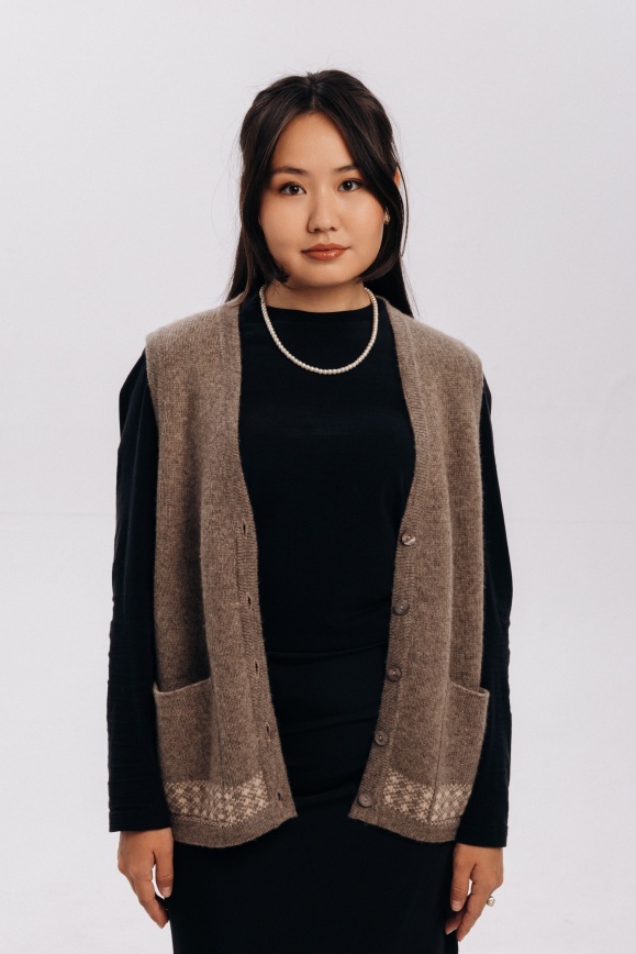 Купить Жилет на пуговицах цвета капучино из 100% шерсти яка в Москве