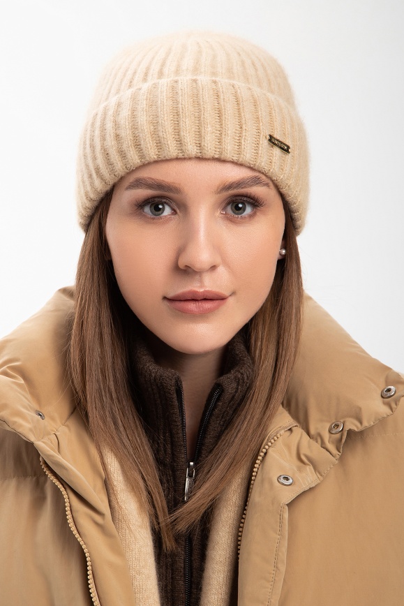 Купить Бежевая шапка из 100% кашемира в Москве