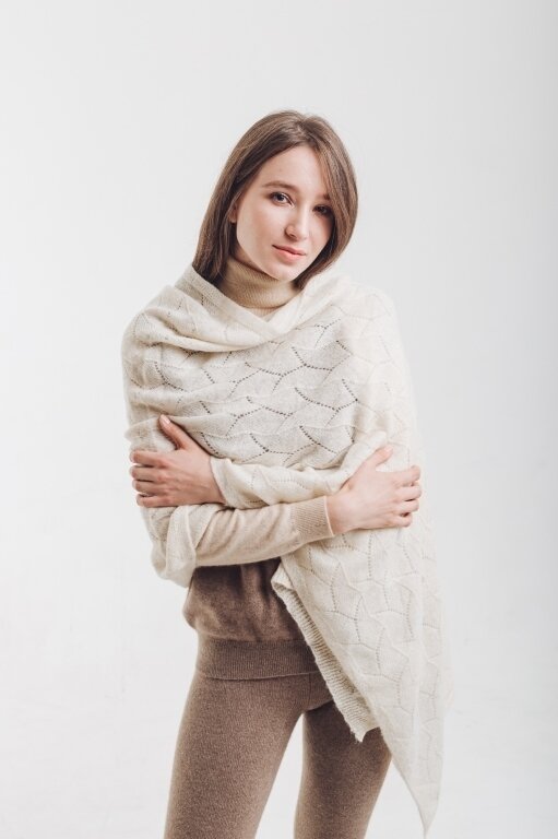 Купить Палантин бежевый из 100% шерсти верблюда в Москве Купить Палантин бежевый из 100% шерсти верблюда в Москве