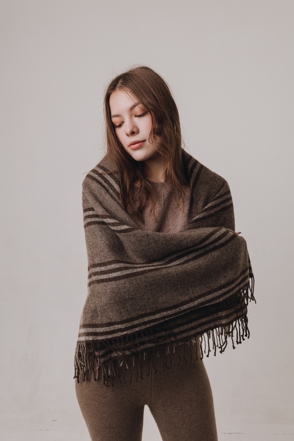 Купить Платок из 100% шерсти яка коричневый в Москве