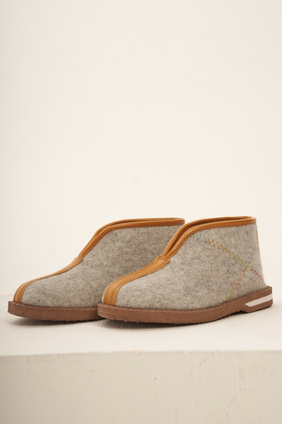 Купить Тапочки оранжевые из войлока закрытые в Москве