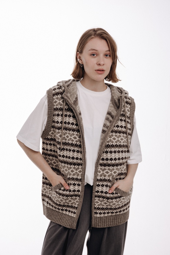 Купить Жилет с капюшоном серый из 100% шерсти яка в Москве