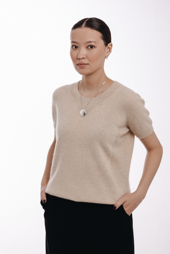 Купить Футболка из 100% кашемира бежевая в Москве