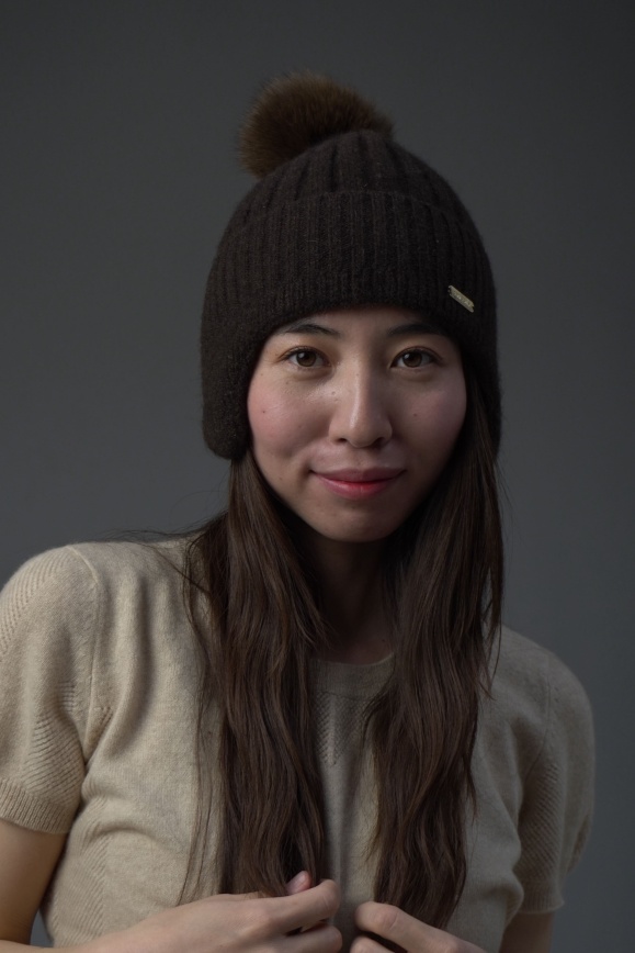 Купить Шапка с пумпоном из 100% пуха яка коричневая в Москве