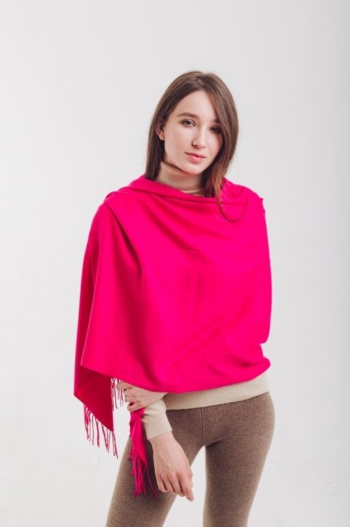 Купить Палантин алый из 70% кашемира в Москве