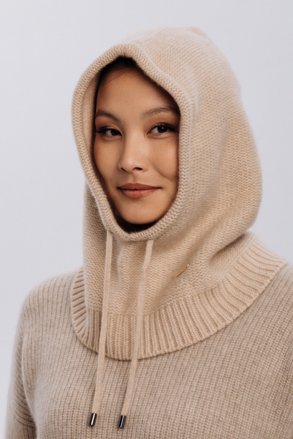 Купить Капор бежевый из 100% кашемира в Москве