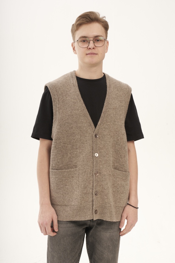 Купить Жилет серый на пуговицах из 100% шерсти яка в Москве