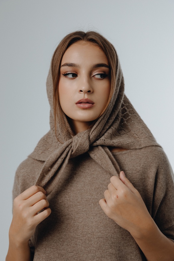 Купить Косынка цвета капучино из 100% кашемира в Москве