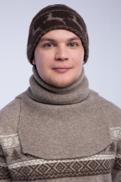 Купить Шапка коричневая с оленями из 100% шерсти яка в Москве Купить Шапка коричневая с оленями из 100% шерсти яка в Москве