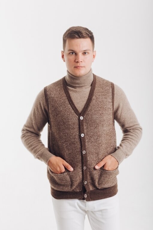 Купить Жилет коричневый на пуговицах из 100% шерсти яка в Москве