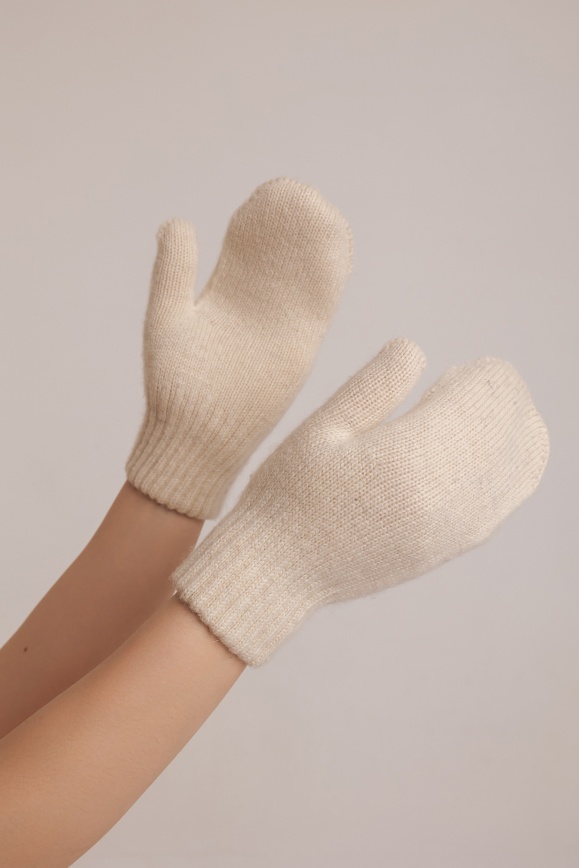 Купить Варежки белые из 100% шерсти верблюда в Москве Купить Варежки белые из 100% шерсти верблюда в Москве